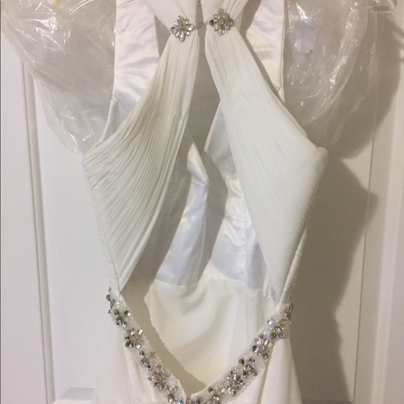 Brand New Moonlight Bridal Gown - Picture 7 of 9